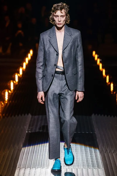 Look 8